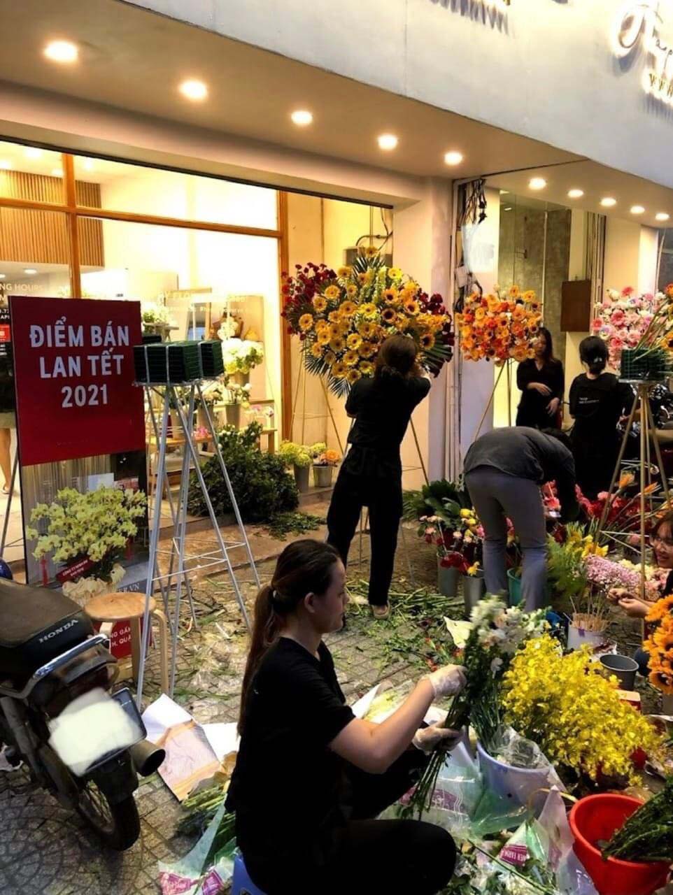 Cho thuê mặt bằng lối đi chung mặt tiền Lê Thị Hồng Gấm, Phường Nguyễn Thái Bình Quận 1